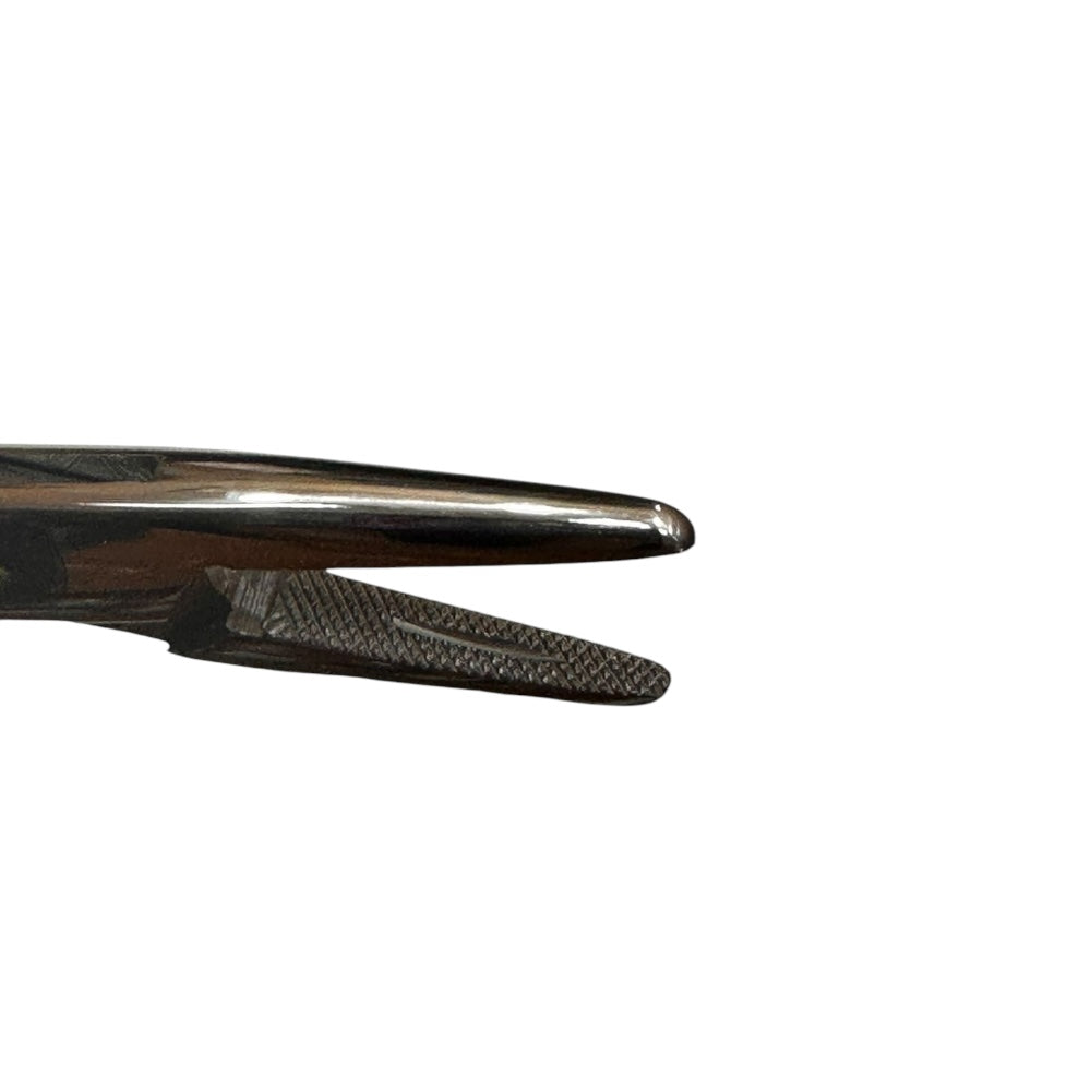 PORTA AGUJA MAYO 14 CM.